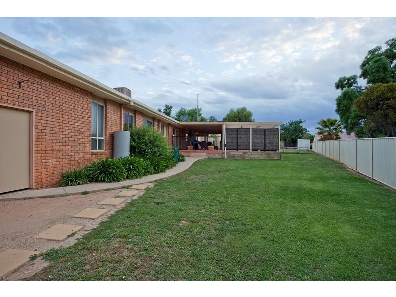 8 Cairinini Court, Strathdale VIC 3550