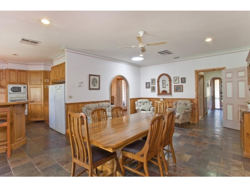 16 Greenwood Drive, Strathdale VIC 3550