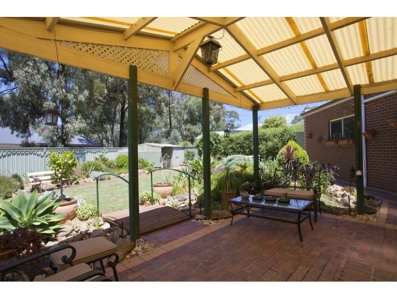 16 Greenwood Drive, Strathdale VIC 3550