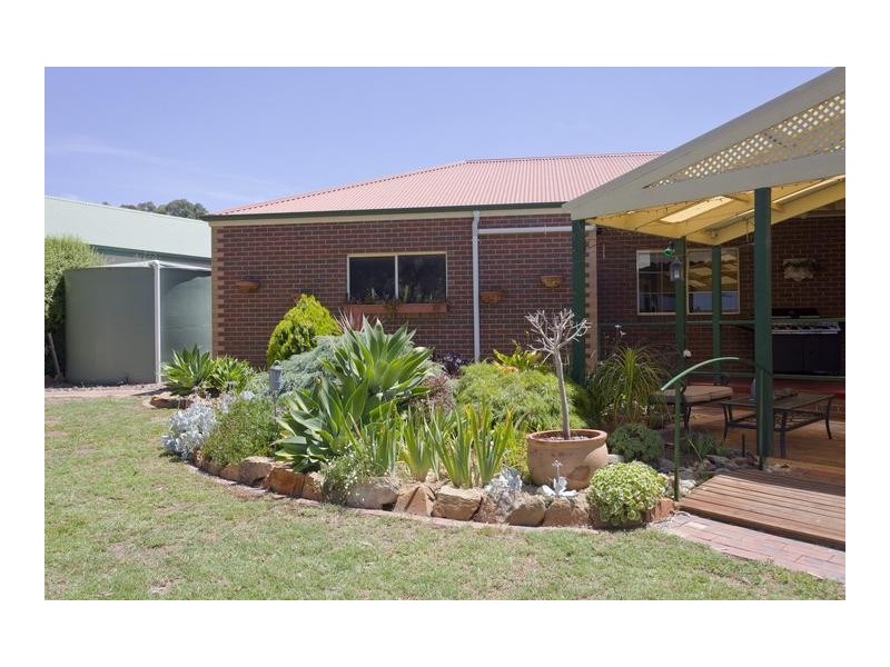 16 Greenwood Drive, Strathdale VIC 3550