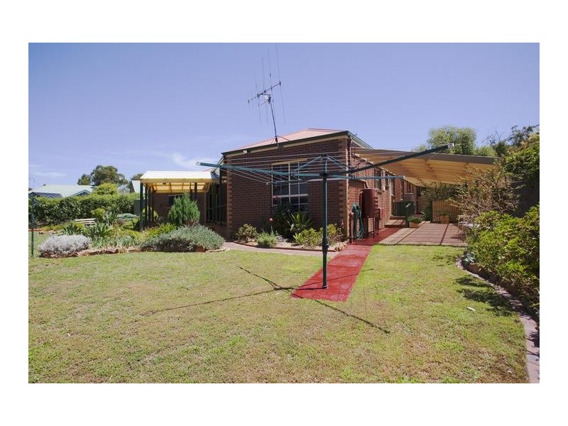 16 Greenwood Drive, Strathdale VIC 3550