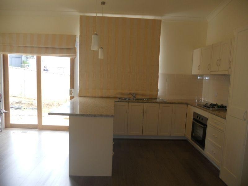 28 Houston Street, Quarry Hill VIC 3550