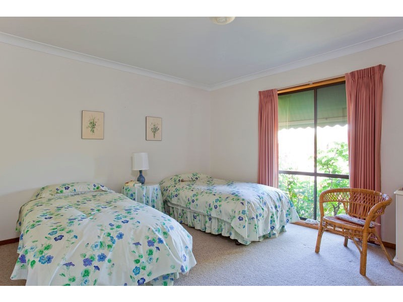 2/7 Mayfield Parade, Strathdale VIC 3550