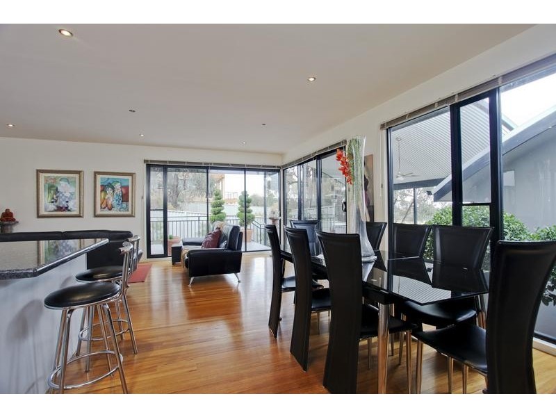 8 Knox Court, Kennington VIC 3550