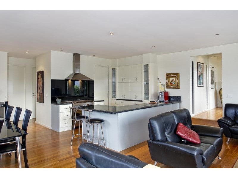 8 Knox Court, Kennington VIC 3550