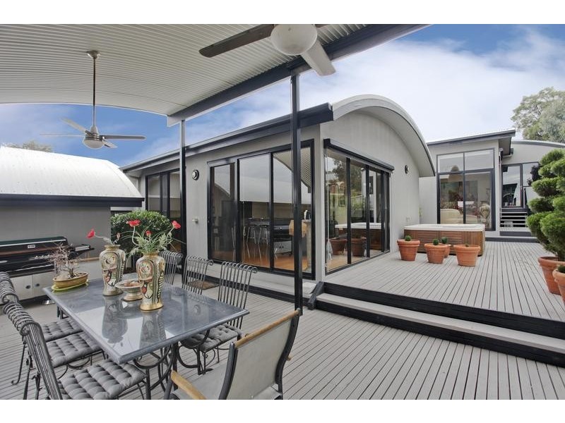 8 Knox Court, Kennington VIC 3550