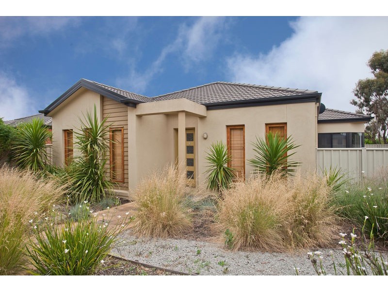 2 Botanical Drive, Epsom VIC 3551