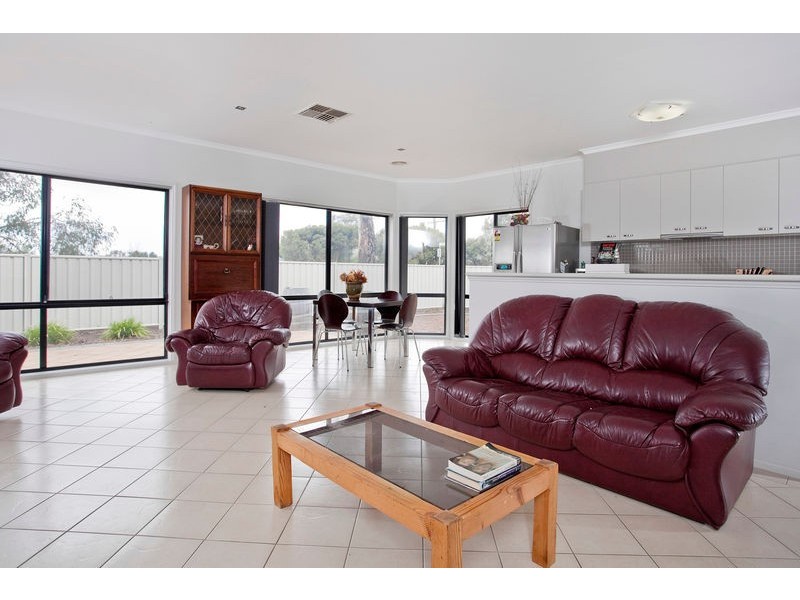 2 Botanical Drive, Epsom VIC 3551