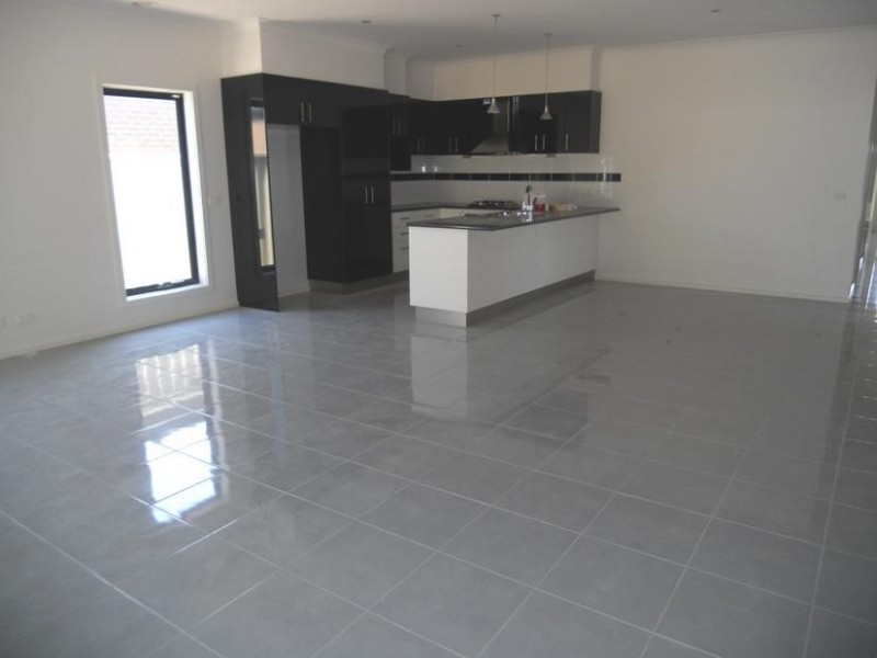 34 Barnett Drive, Kangaroo Flat VIC 3555
