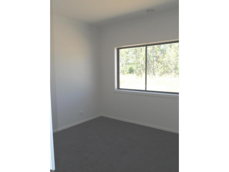 34 Barnett Drive, Kangaroo Flat VIC 3555