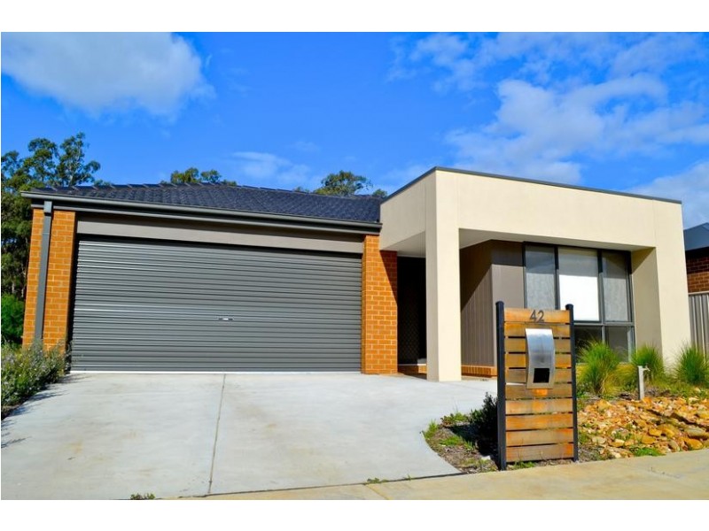 42 Barnett Drive, Kangaroo Flat VIC 3555