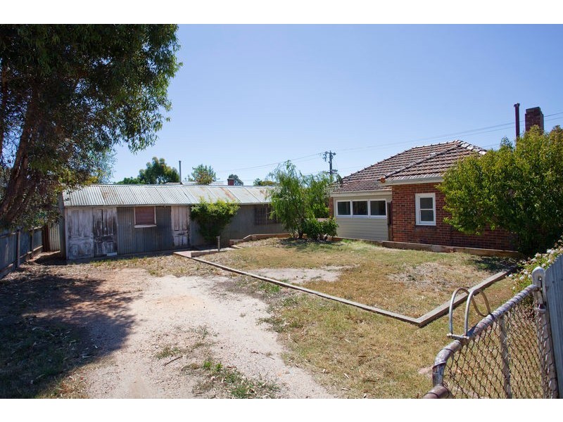 19 Weatherall Street, California Gully VIC 3556