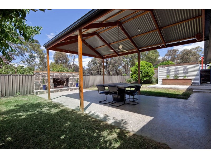 9 Tennyson Street, Quarry Hill VIC 3550