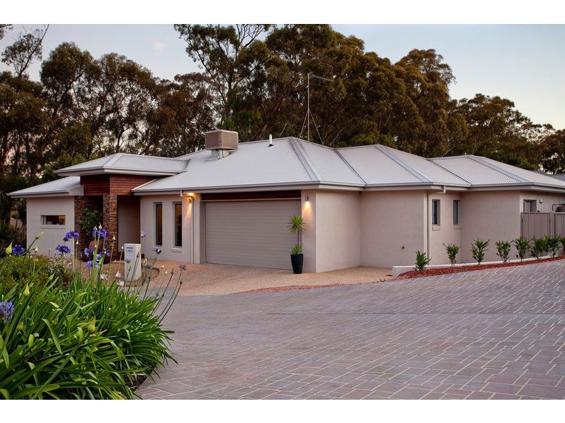 15 Bramley Place, Kennington VIC 3550