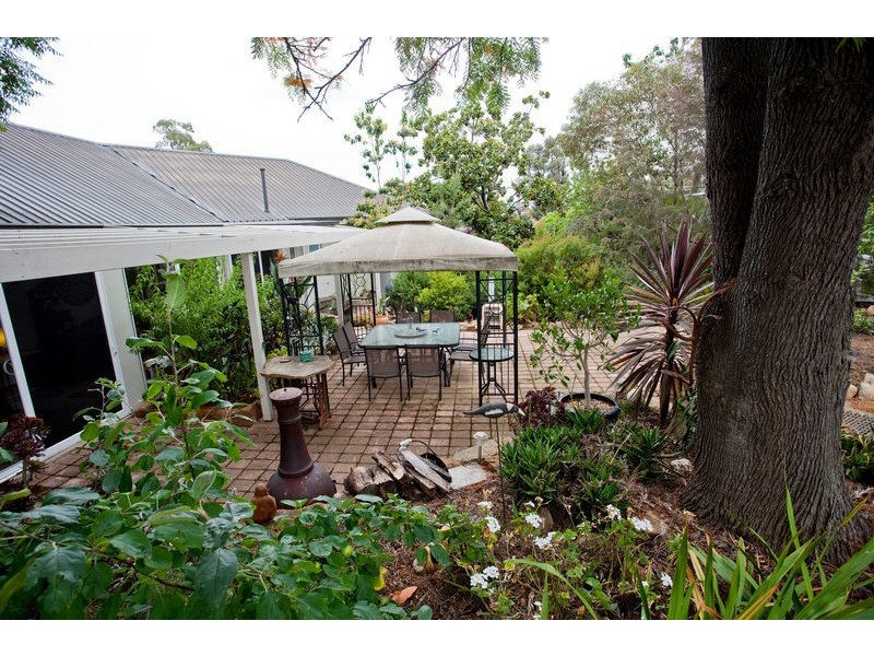 3 Desmond Street, Strathdale VIC 3550