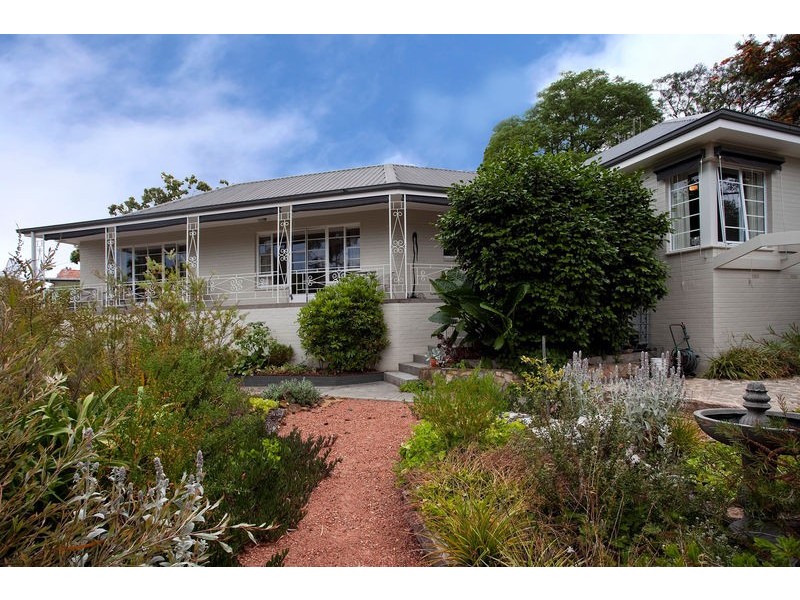 3 Desmond Street, Strathdale VIC 3550