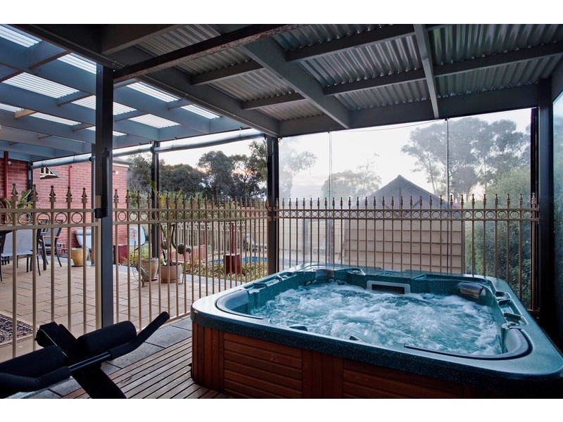 9 Fig Tree Lane, Strathdale VIC 3550