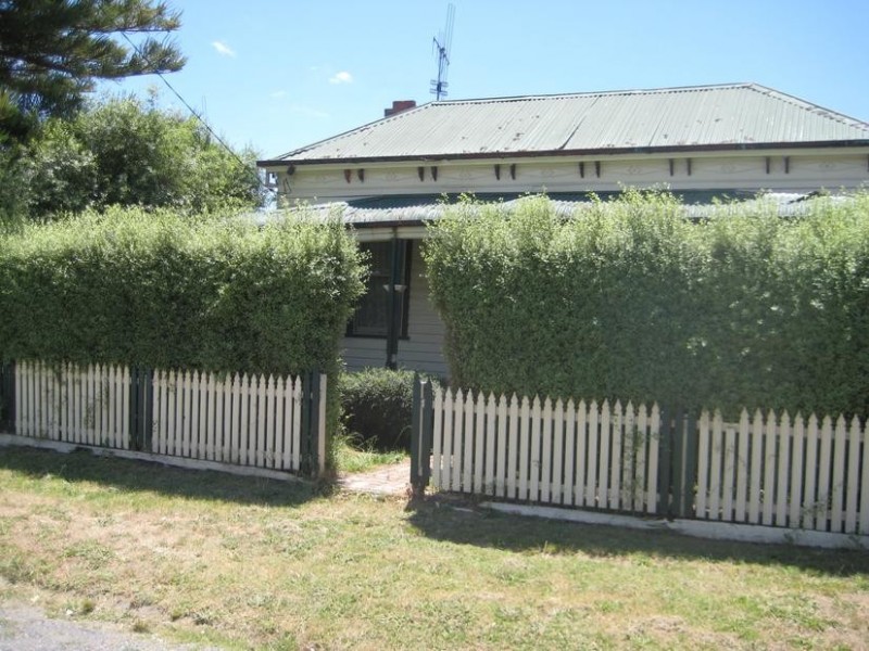 8 Gleeson Street, White Hills VIC 3550