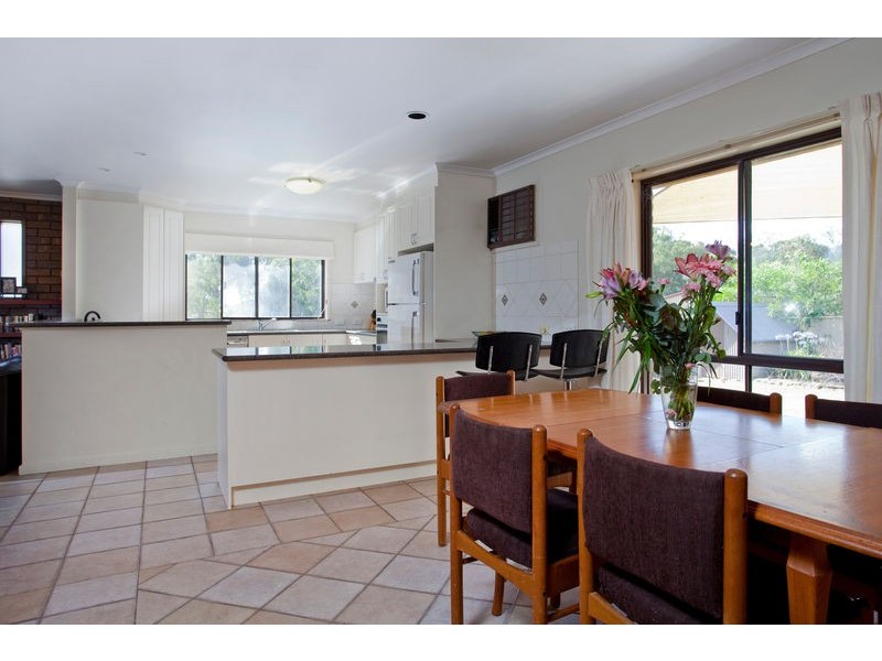 98 Strickland Street, Ascot VIC 3551