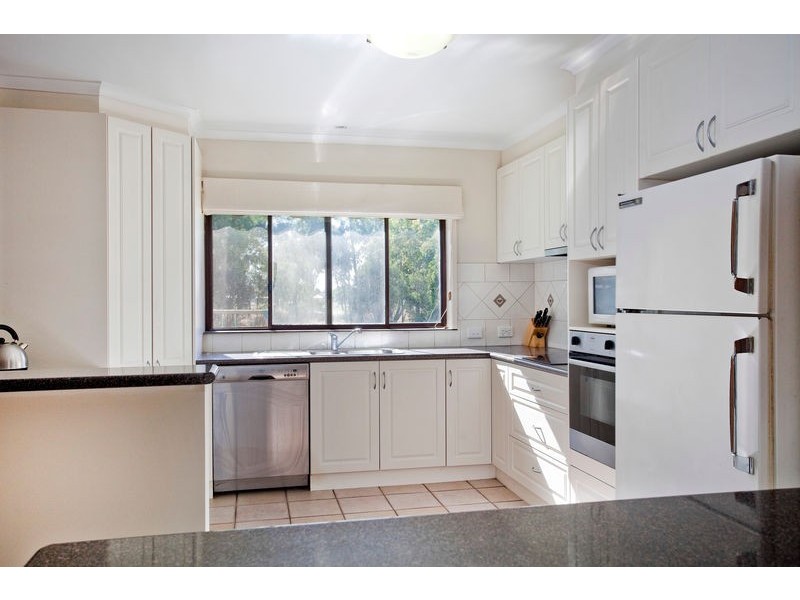 98 Strickland Street, Ascot VIC 3551