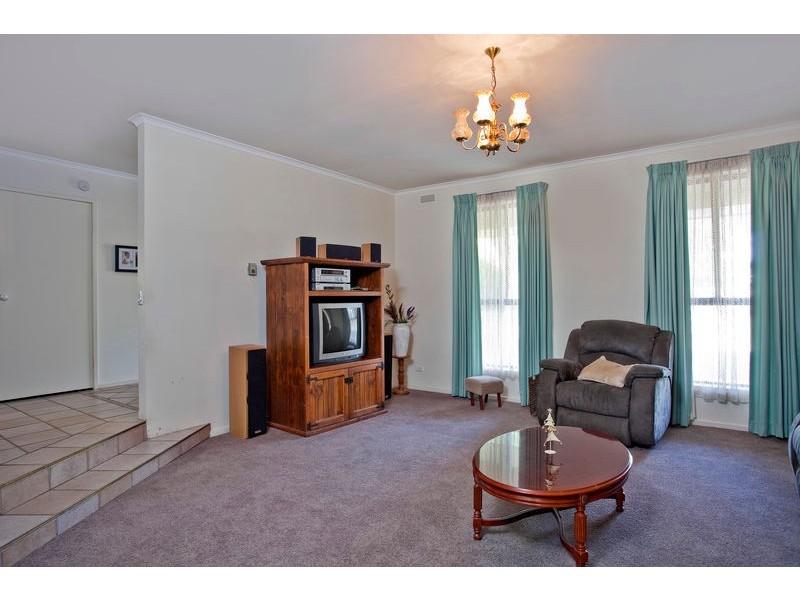 98 Strickland Street, Ascot VIC 3551