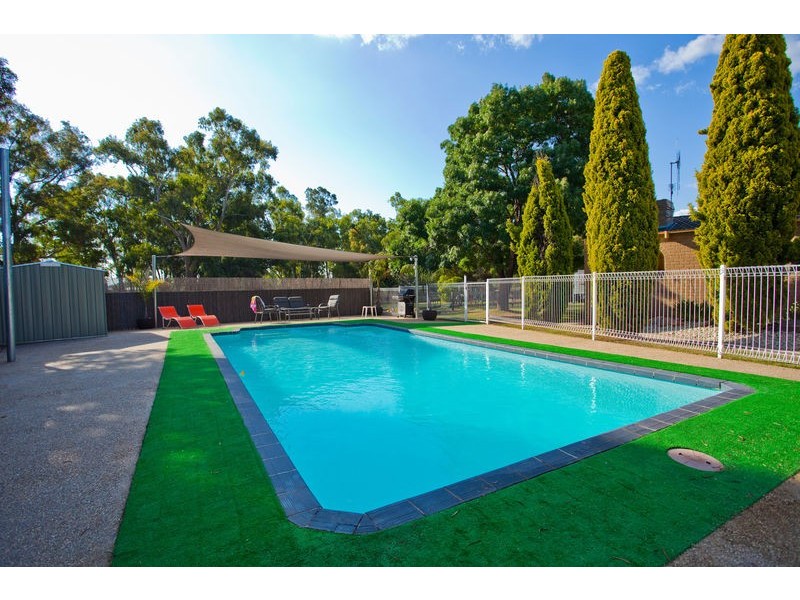 98 Strickland Street, Ascot VIC 3551