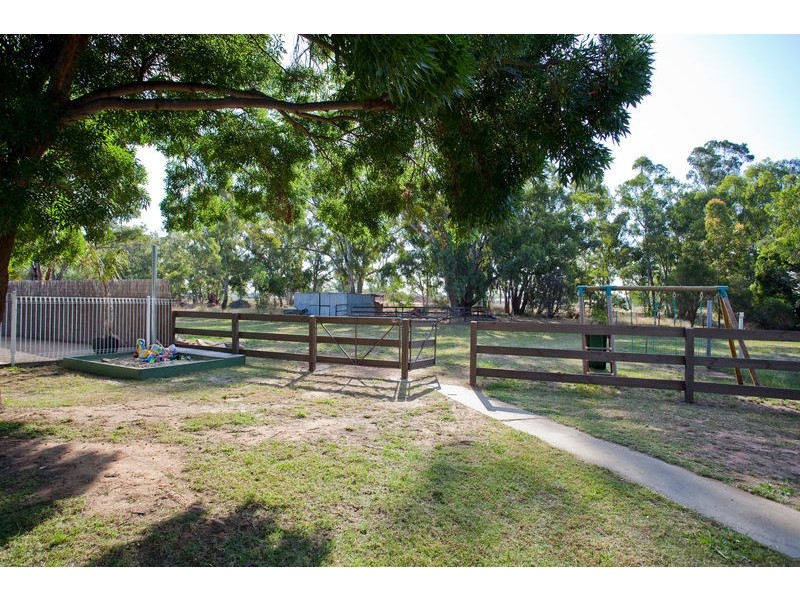 98 Strickland Street, Ascot VIC 3551