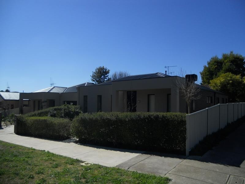 137 Havlin Street East, Flora Hill VIC 3550