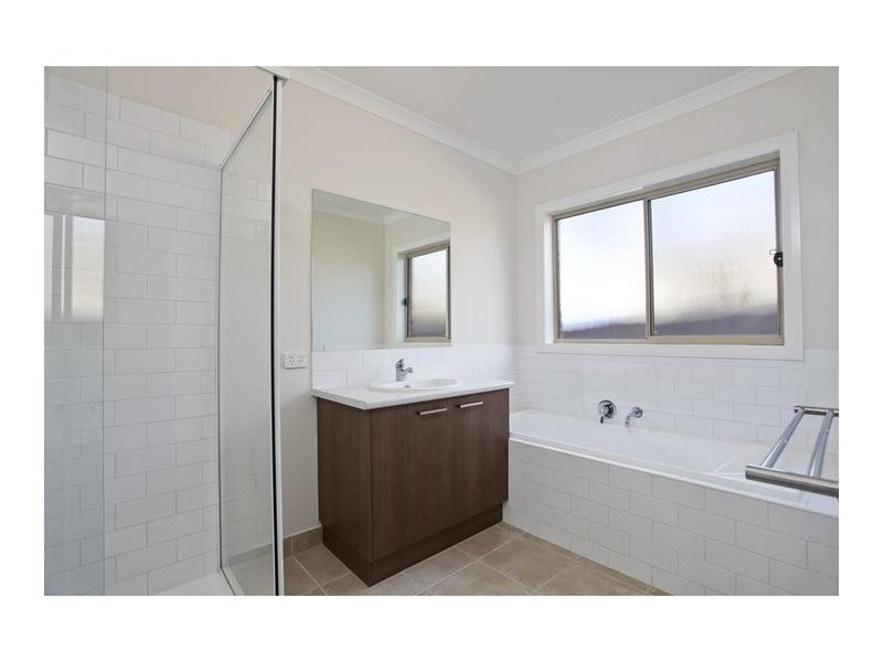 5 Victoria Avenue, Kangaroo Flat VIC 3555