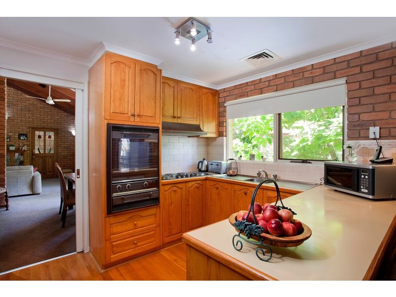 11 Wattle Drive, Spring Gully VIC 3550