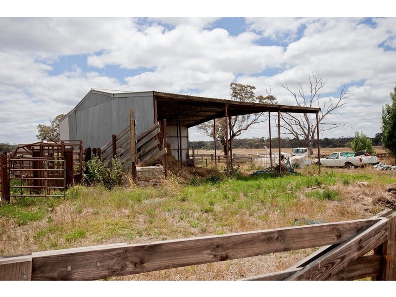 253 Hargreaves Road, Strathfieldsaye VIC 3551