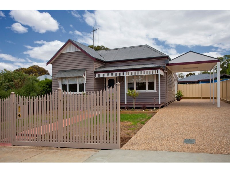 25 Booth Street, Golden Square VIC 3555