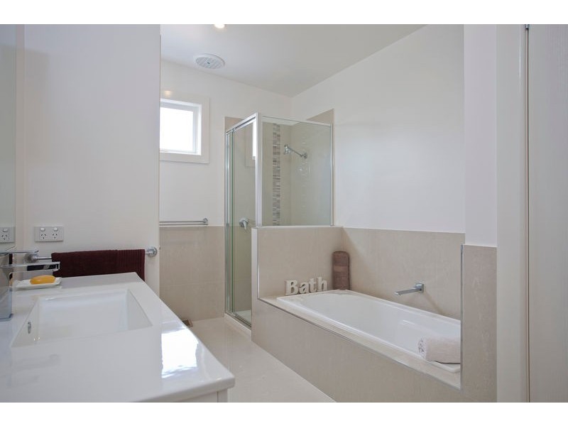 25 Booth Street, Golden Square VIC 3555