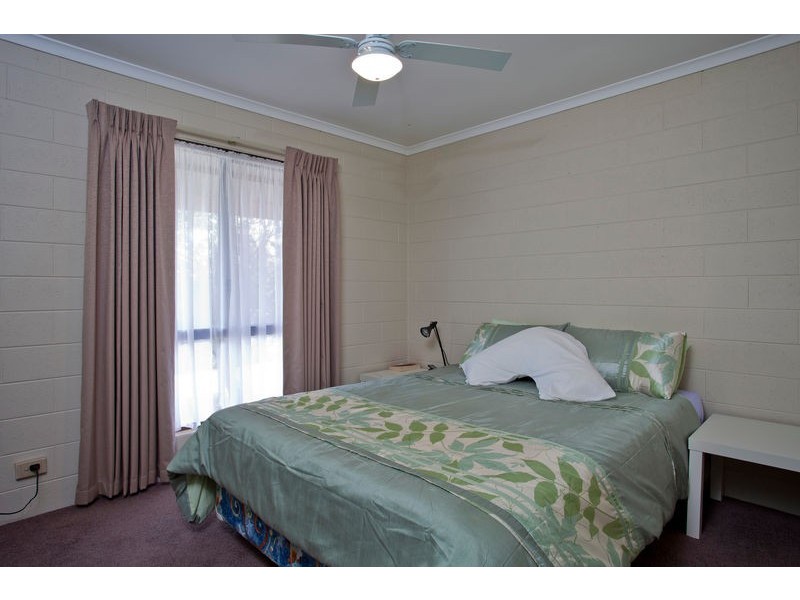 2/9 Rose Street, California Gully VIC 3556