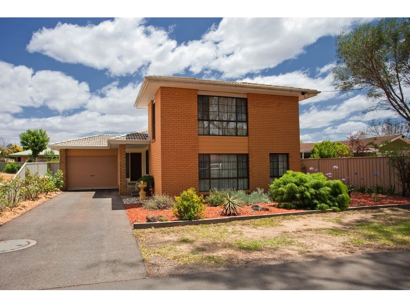 50 Crusoe Road, Kangaroo Flat VIC 3555