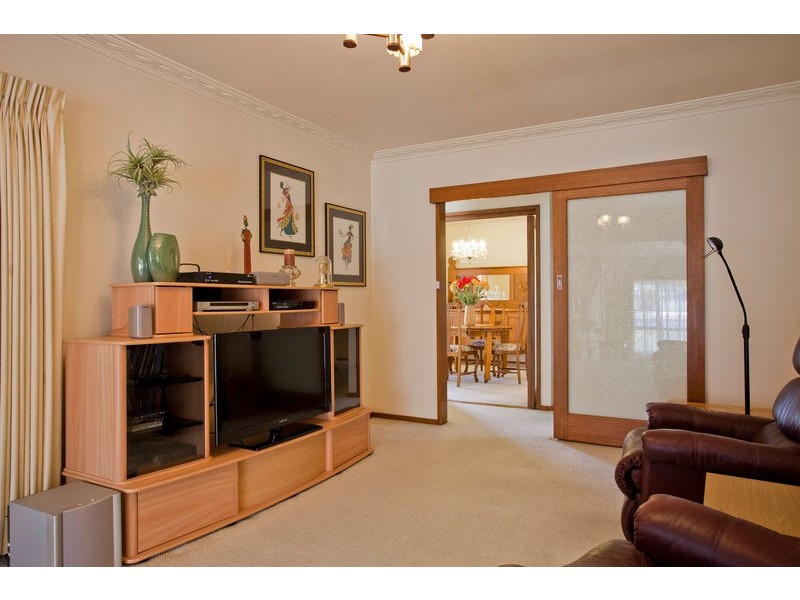 50 Crusoe Road, Kangaroo Flat VIC 3555