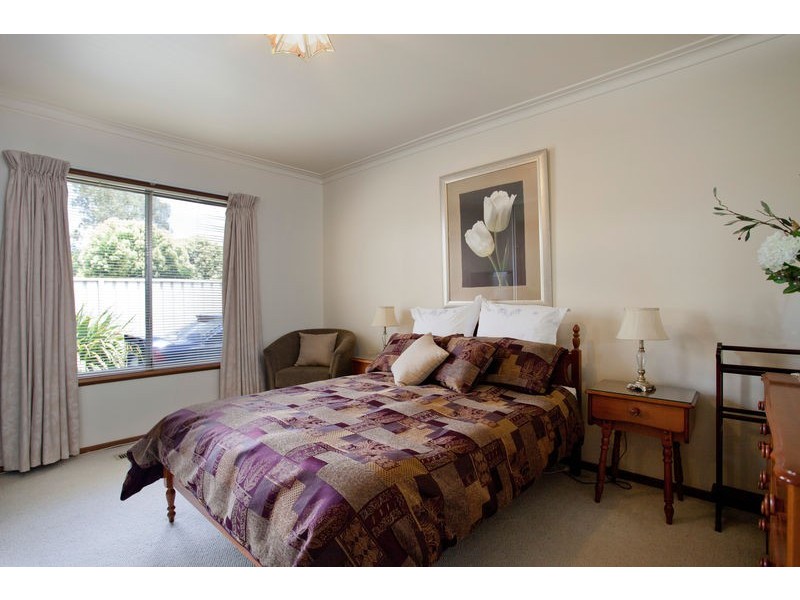 50 Crusoe Road, Kangaroo Flat VIC 3555