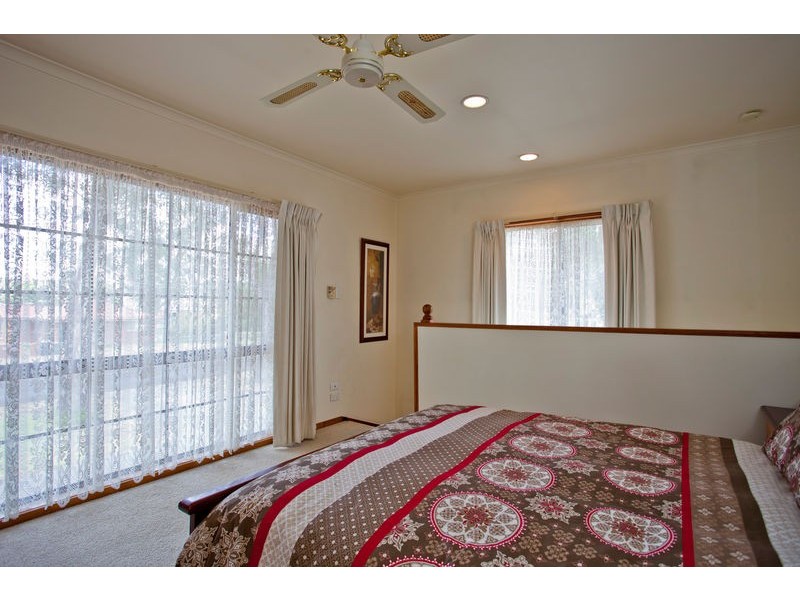 50 Crusoe Road, Kangaroo Flat VIC 3555