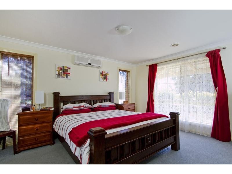 14 Bowles Road, Epsom VIC 3551