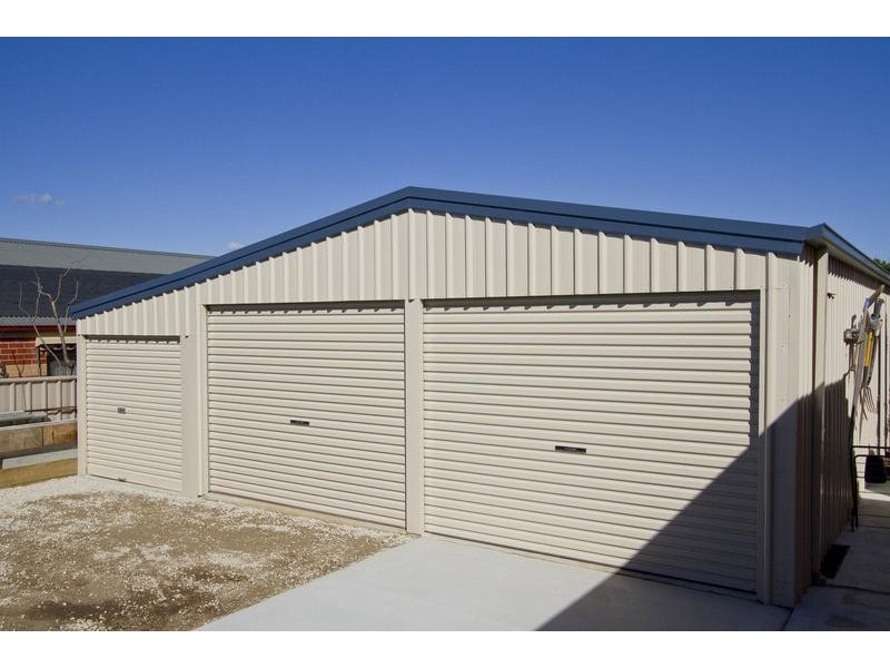 14 Bowles Road, Epsom VIC 3551