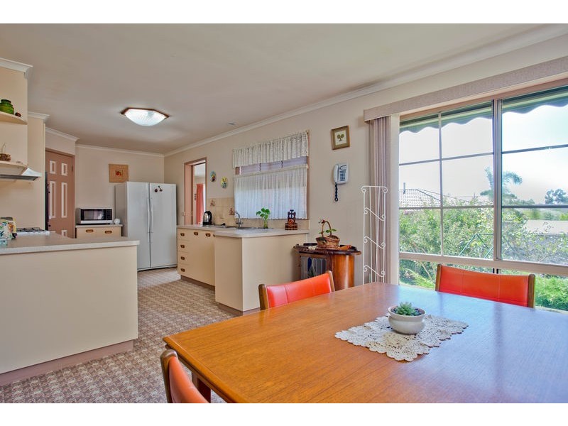 31 Ridgeway Crescent, Flora Hill VIC 3550