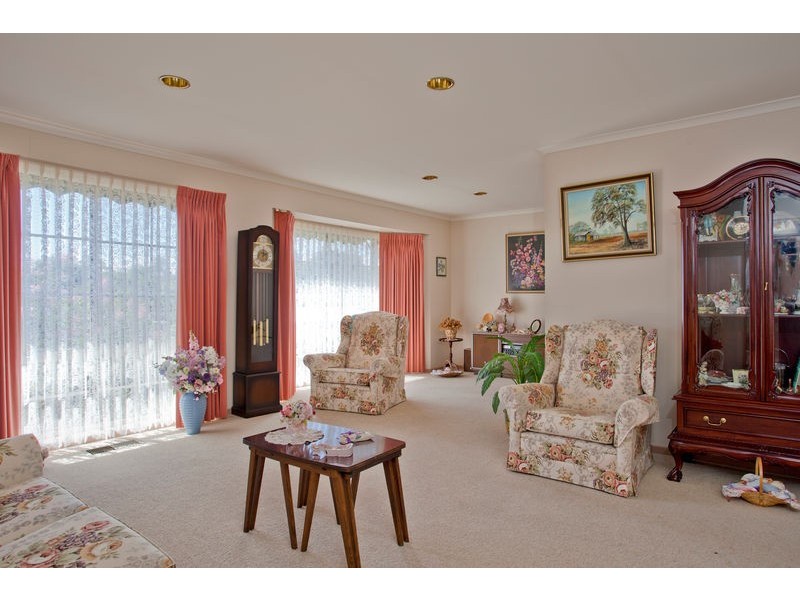 31 Ridgeway Crescent, Flora Hill VIC 3550
