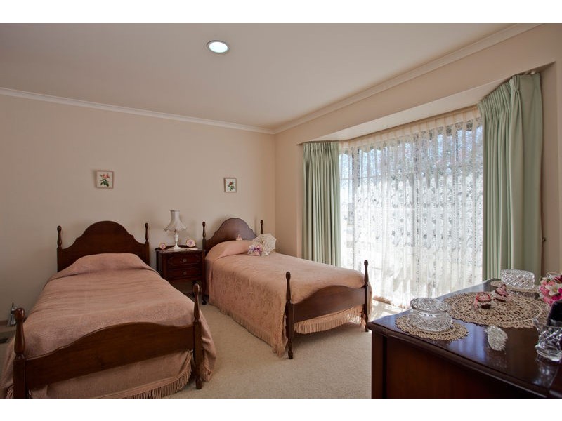 31 Ridgeway Crescent, Flora Hill VIC 3550