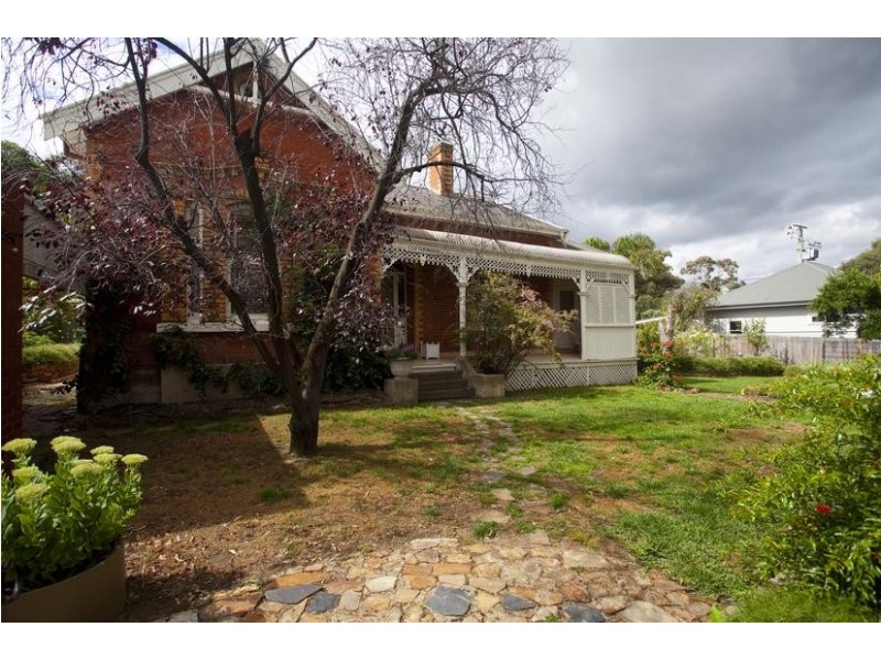 151 Olinda Street, Quarry Hill VIC 3550