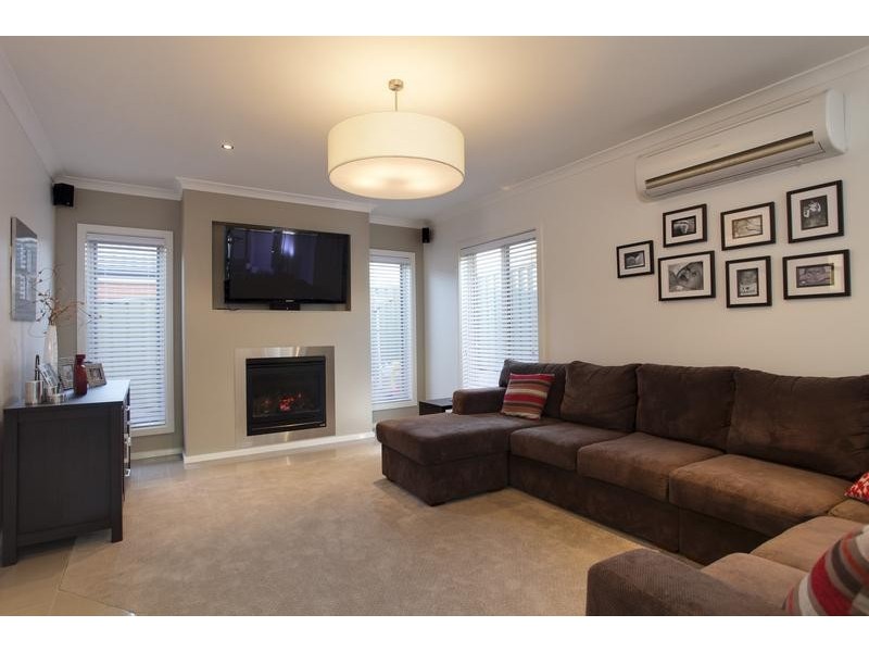 4 Oxford Terrace, Strathdale VIC 3550