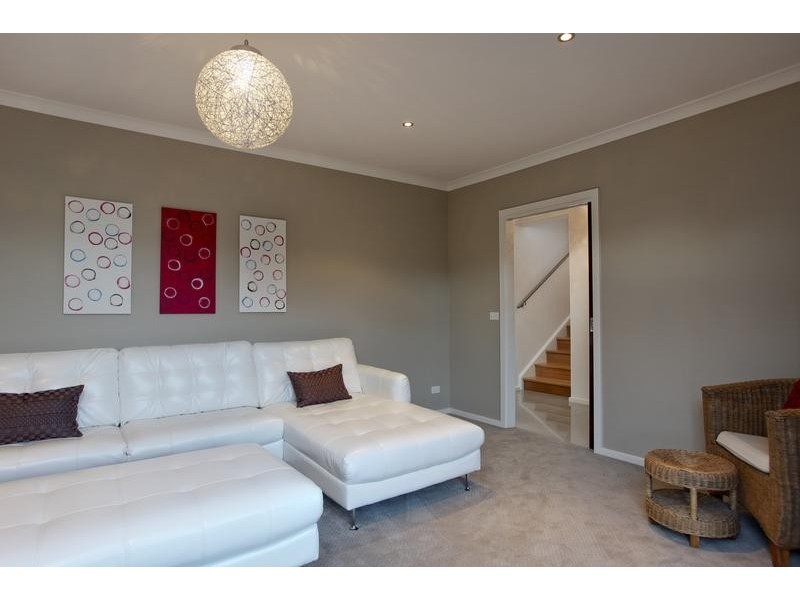 4 Oxford Terrace, Strathdale VIC 3550