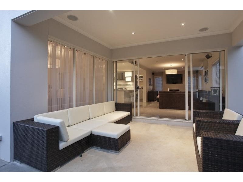 4 Oxford Terrace, Strathdale VIC 3550