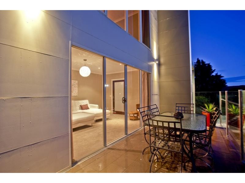 4 Oxford Terrace, Strathdale VIC 3550