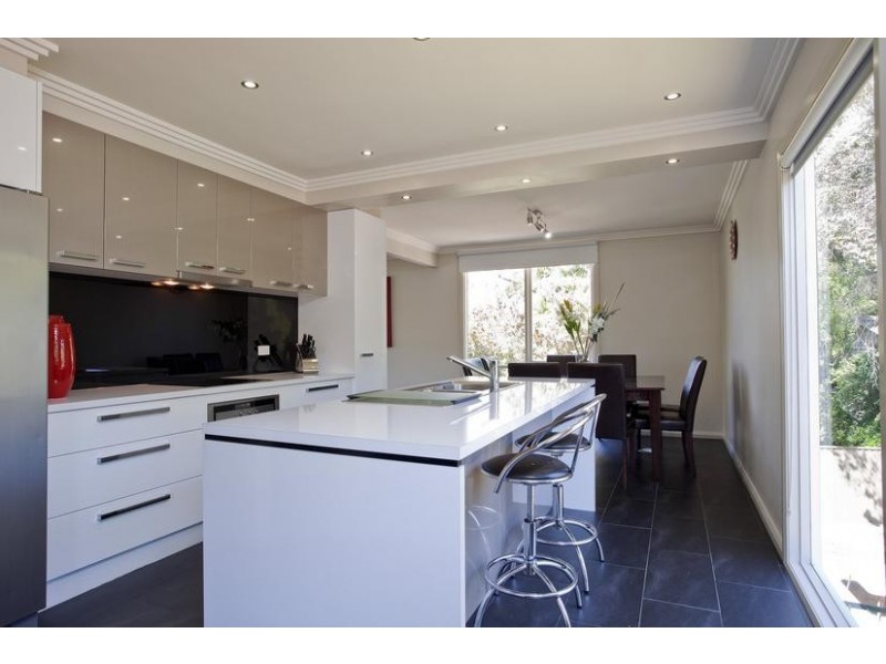 3 Moyna Court, Spring Gully VIC 3550