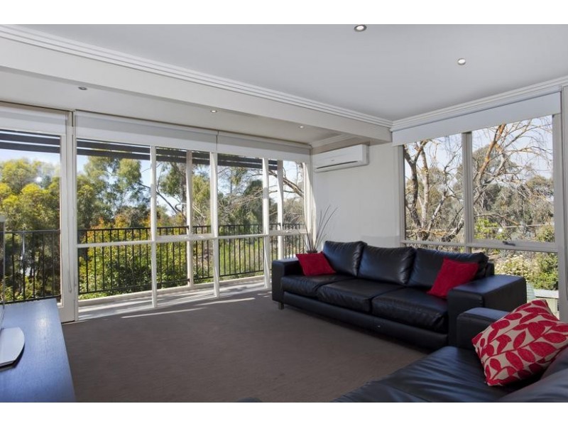 3 Moyna Court, Spring Gully VIC 3550